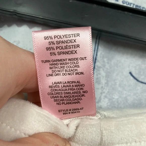 Juicy Couture Cream Velour Lounge Set - Picture 8 of 9